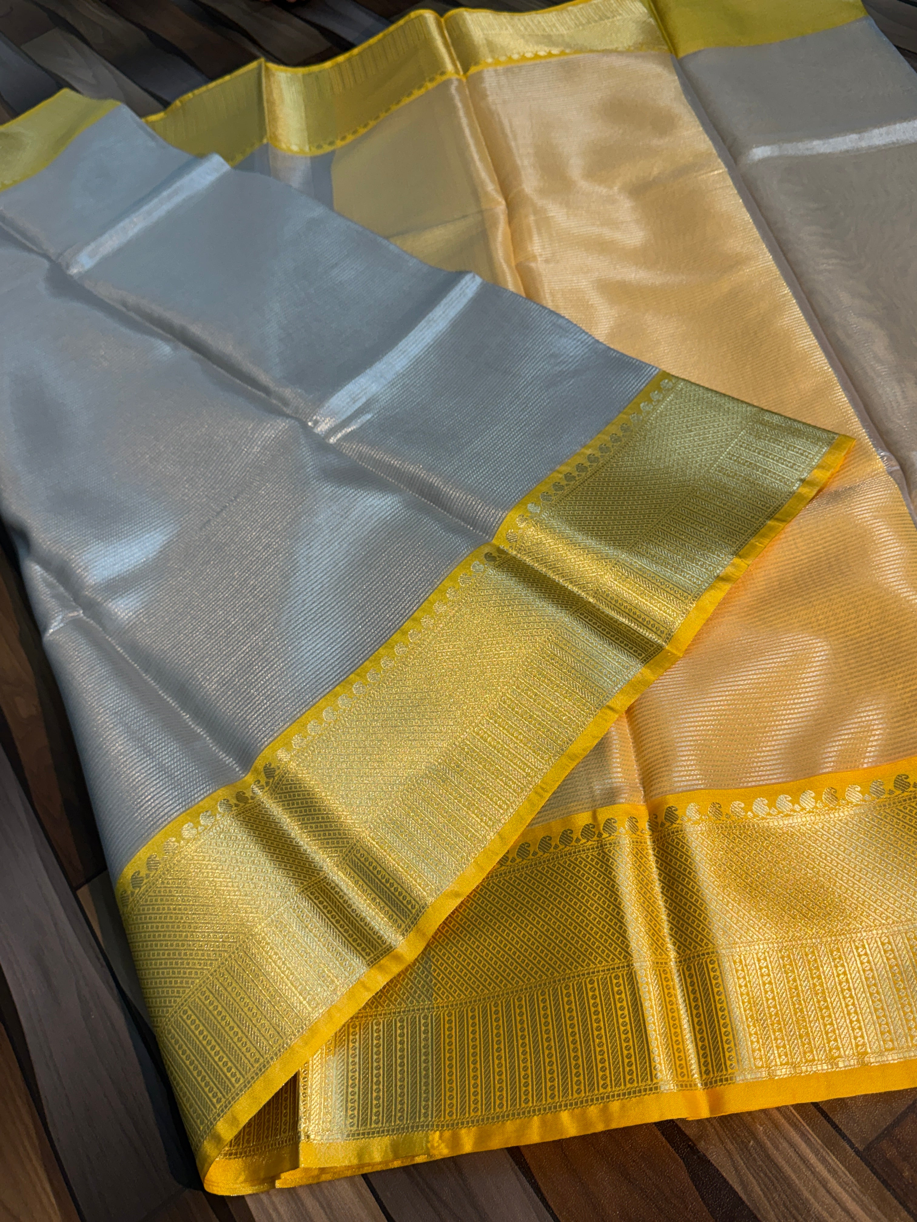 SOFT TISSU  SILK SAREE WITH RICH PALLU AND BLOUSE
