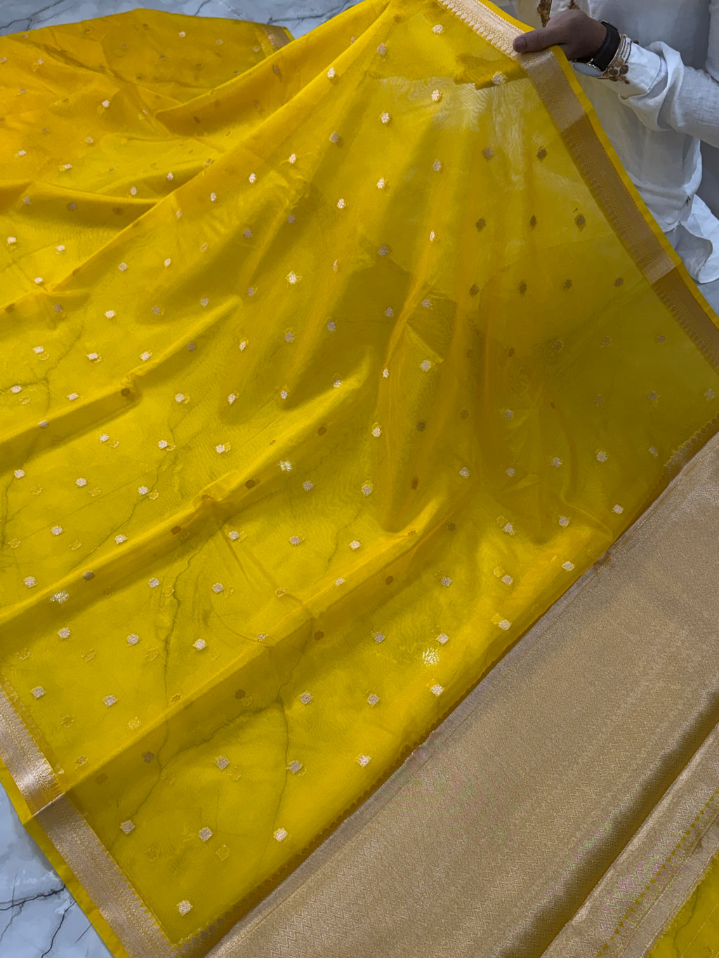 KORA ORGANZA STAR BOTI BANARASI SAREE