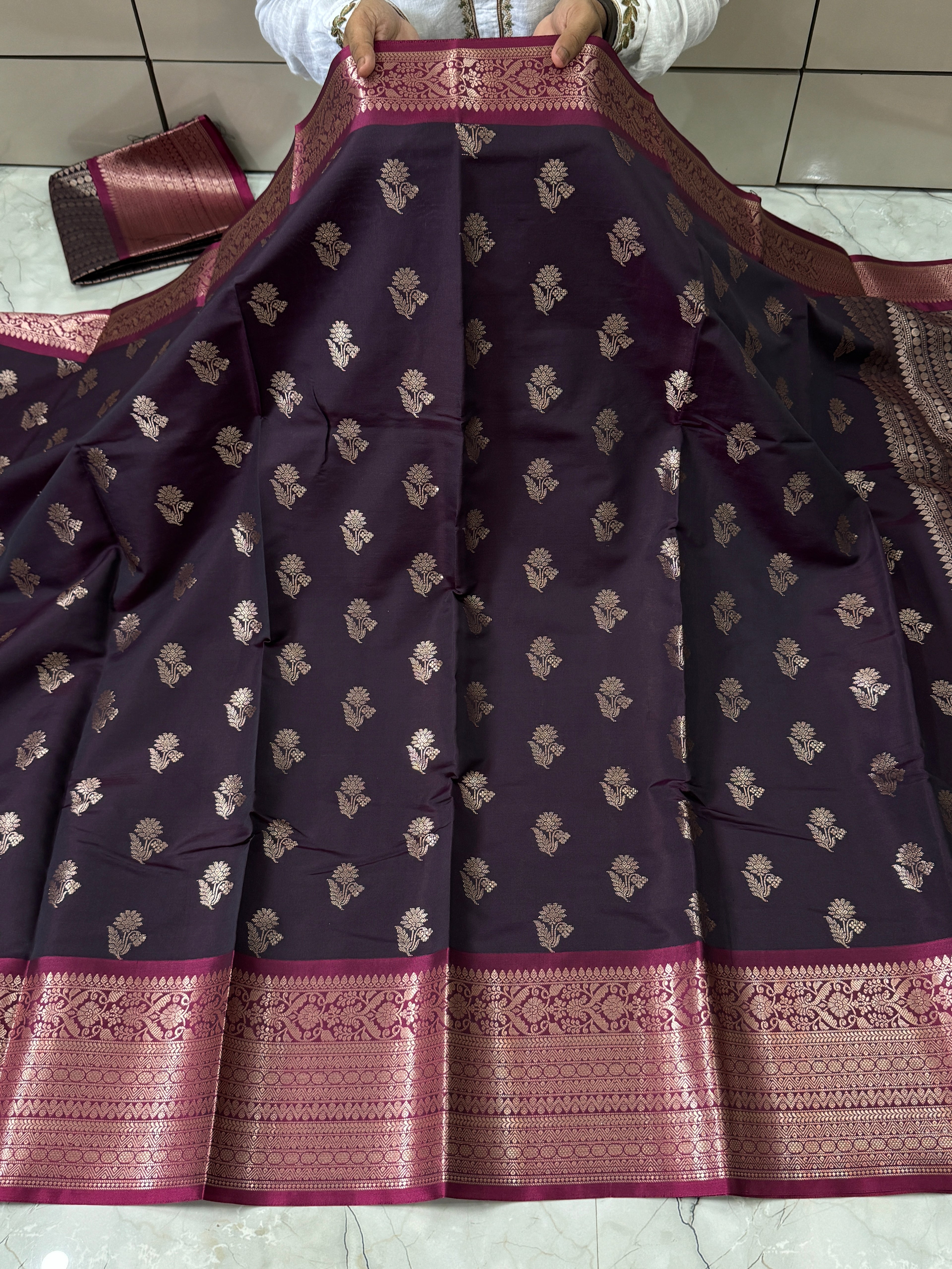 Semi katan silk saree with rich pallu & blous