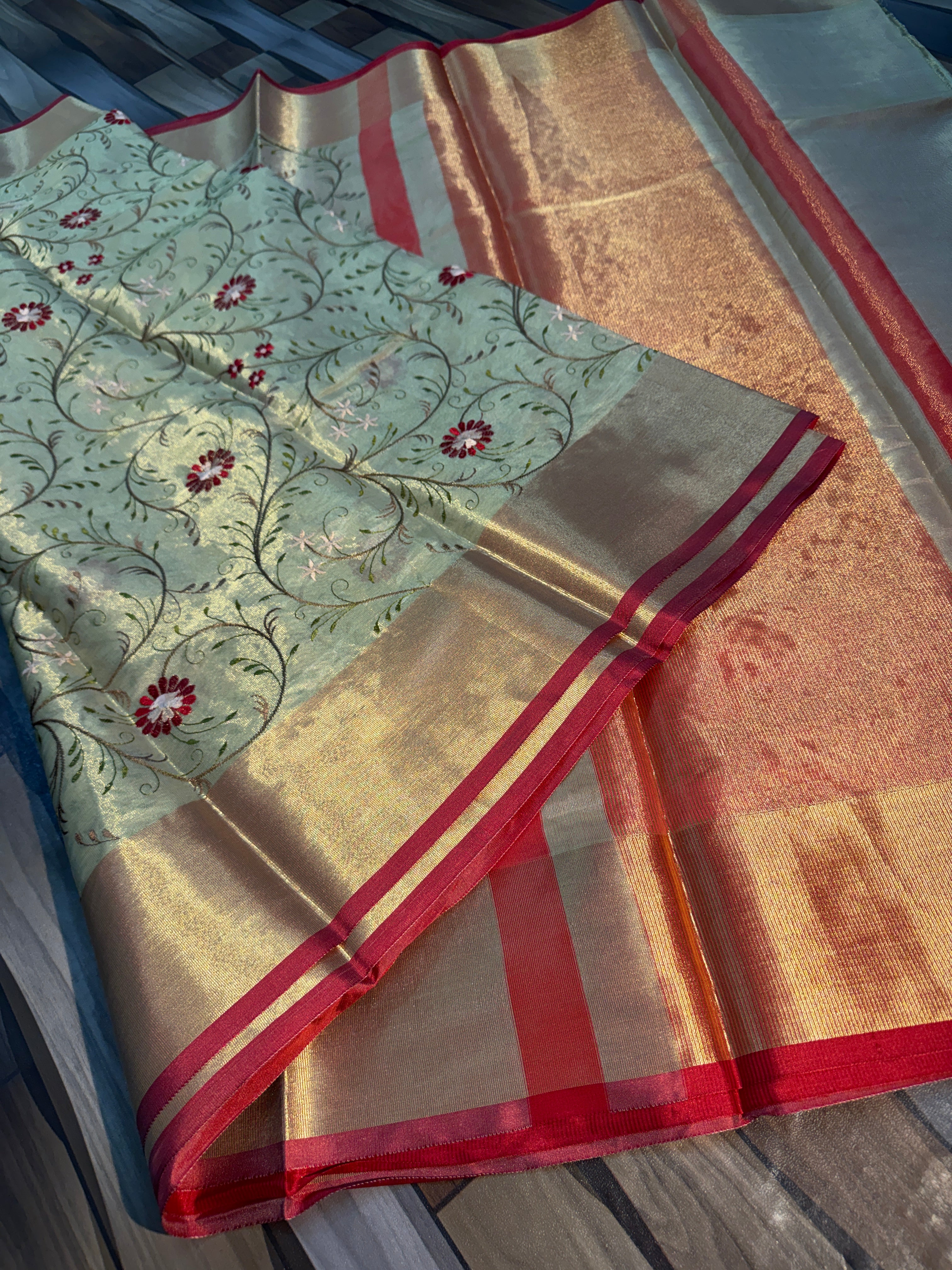 SOFT TISSU  SILK SAREE WITH RICH PALLU AND BLOUSE