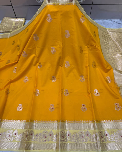 Semi Katan Skirt Border Buti Banarasi Saree