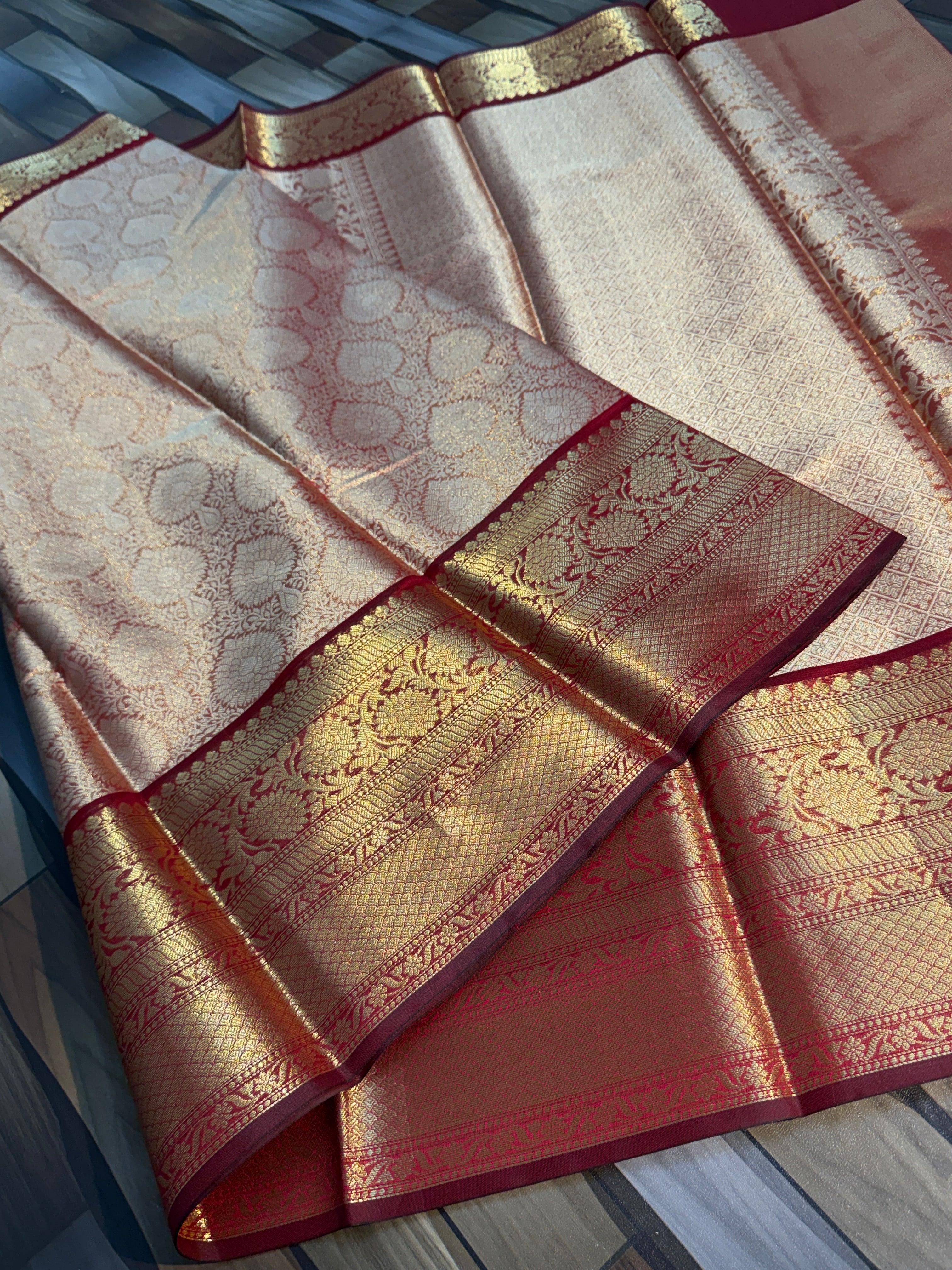 SOFT TISSU  SILK SAREE WITH RICH PALLU AND BLOUSE