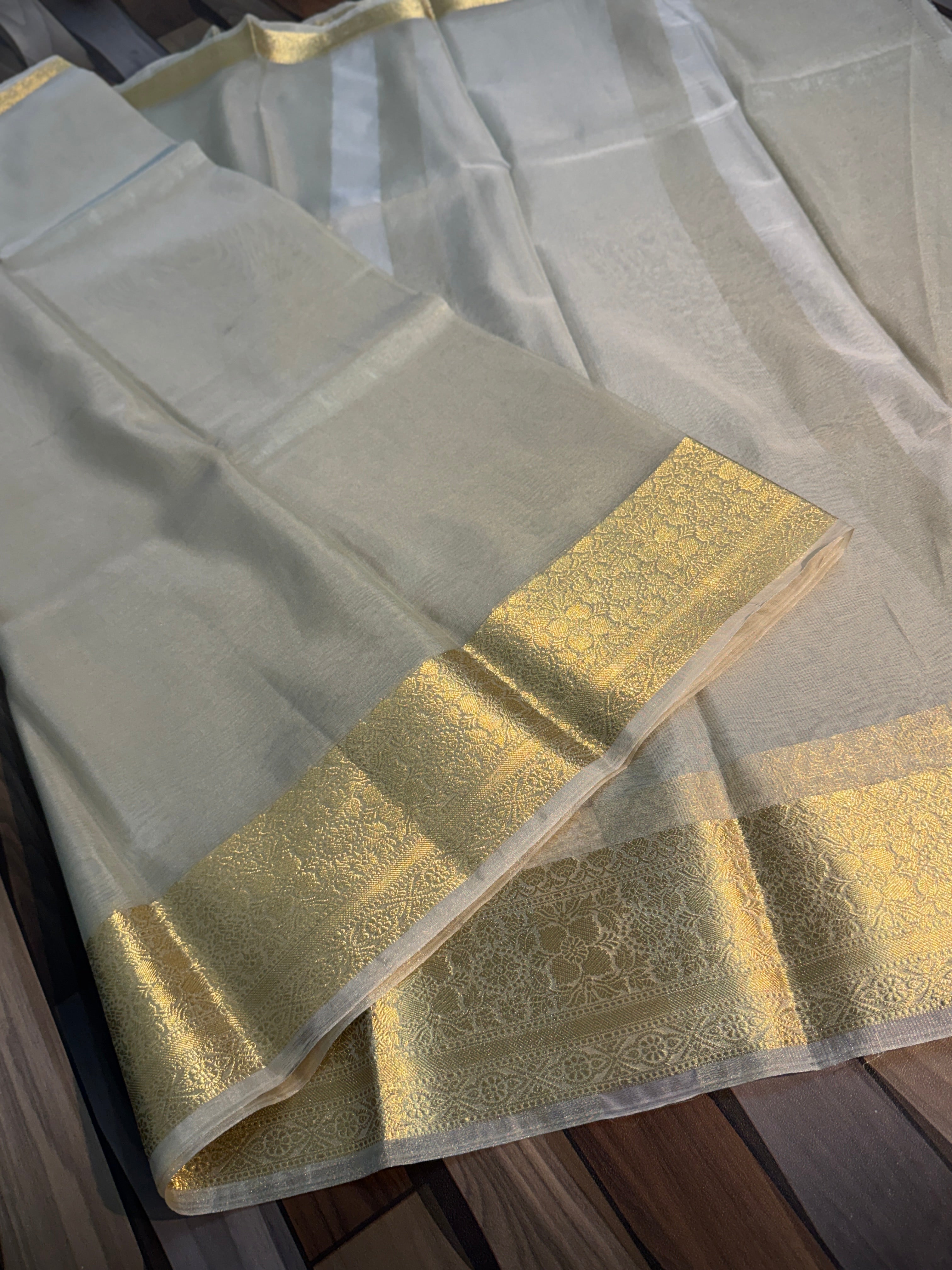 SOFT TISSU  SILK SAREE WITH RICH PALLU AND BLOUSE