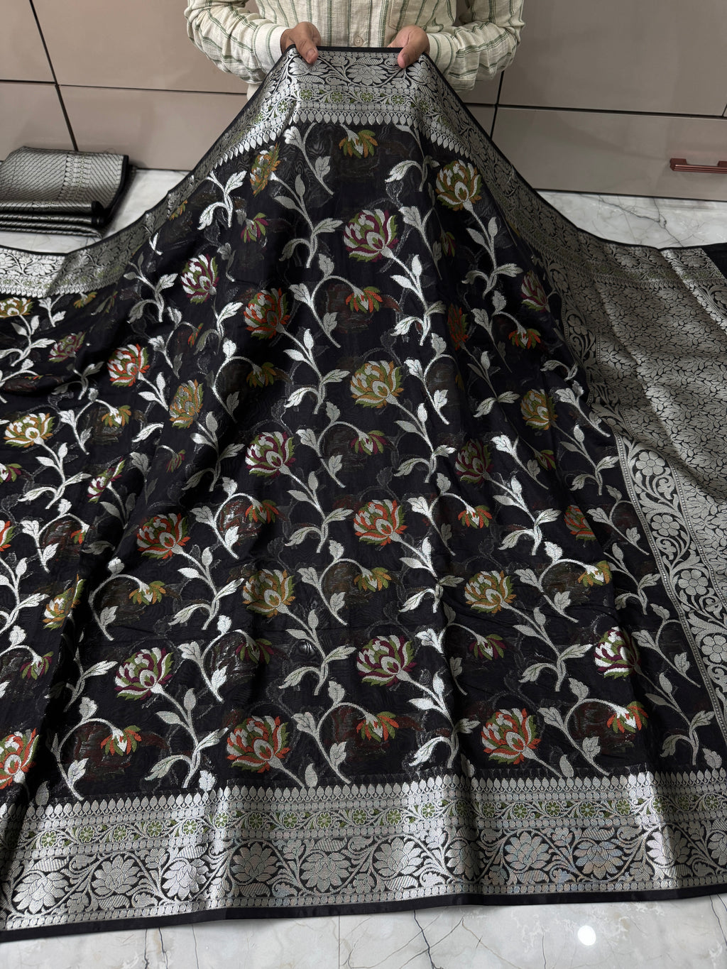 SOFT GEORGTTE SILK SAREE WITH RICH PALLU AND BLOUSE