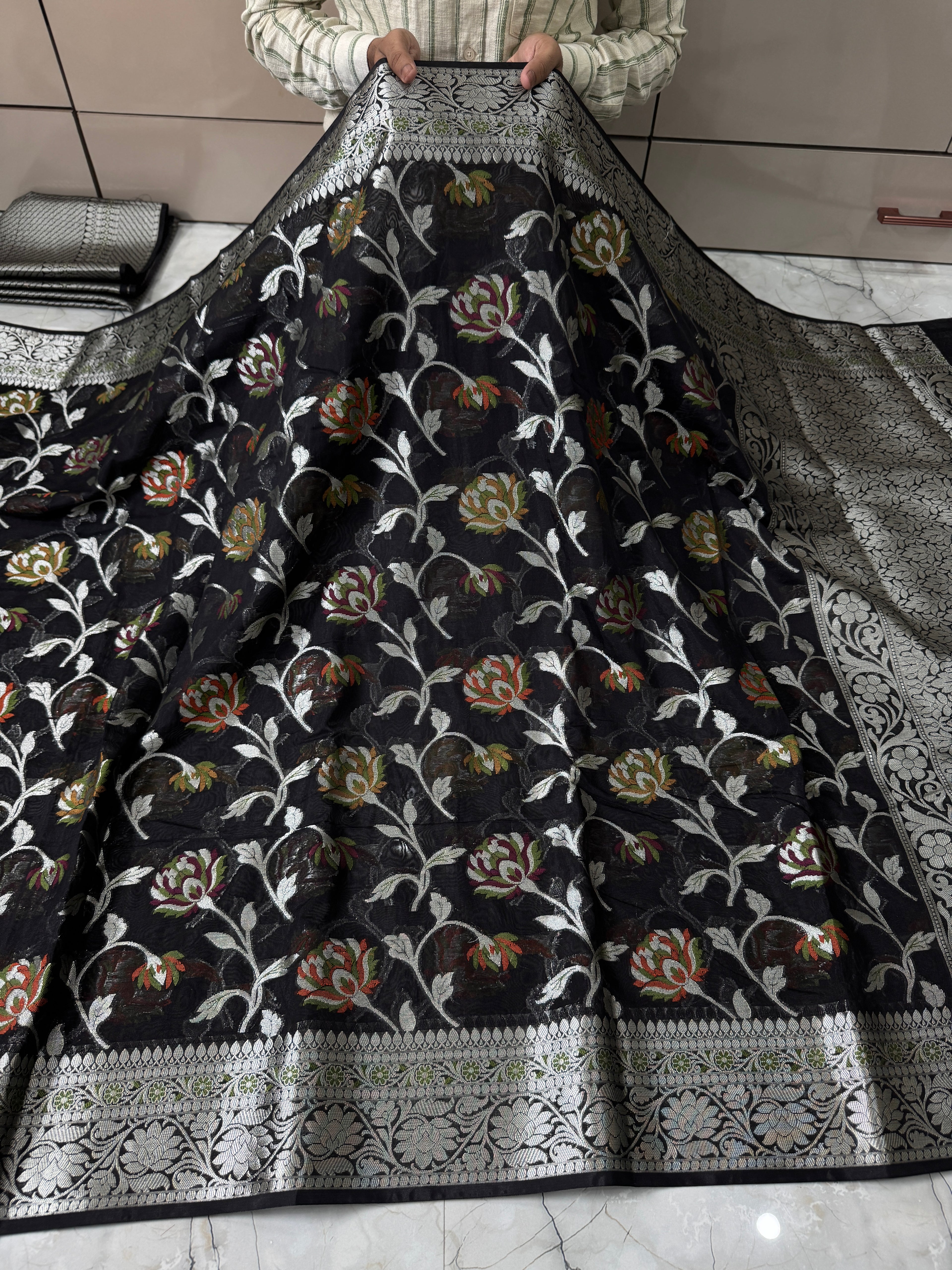 SOFT GEORGTTE SILK SAREE WITH RICH PALLU AND BLOUSE
