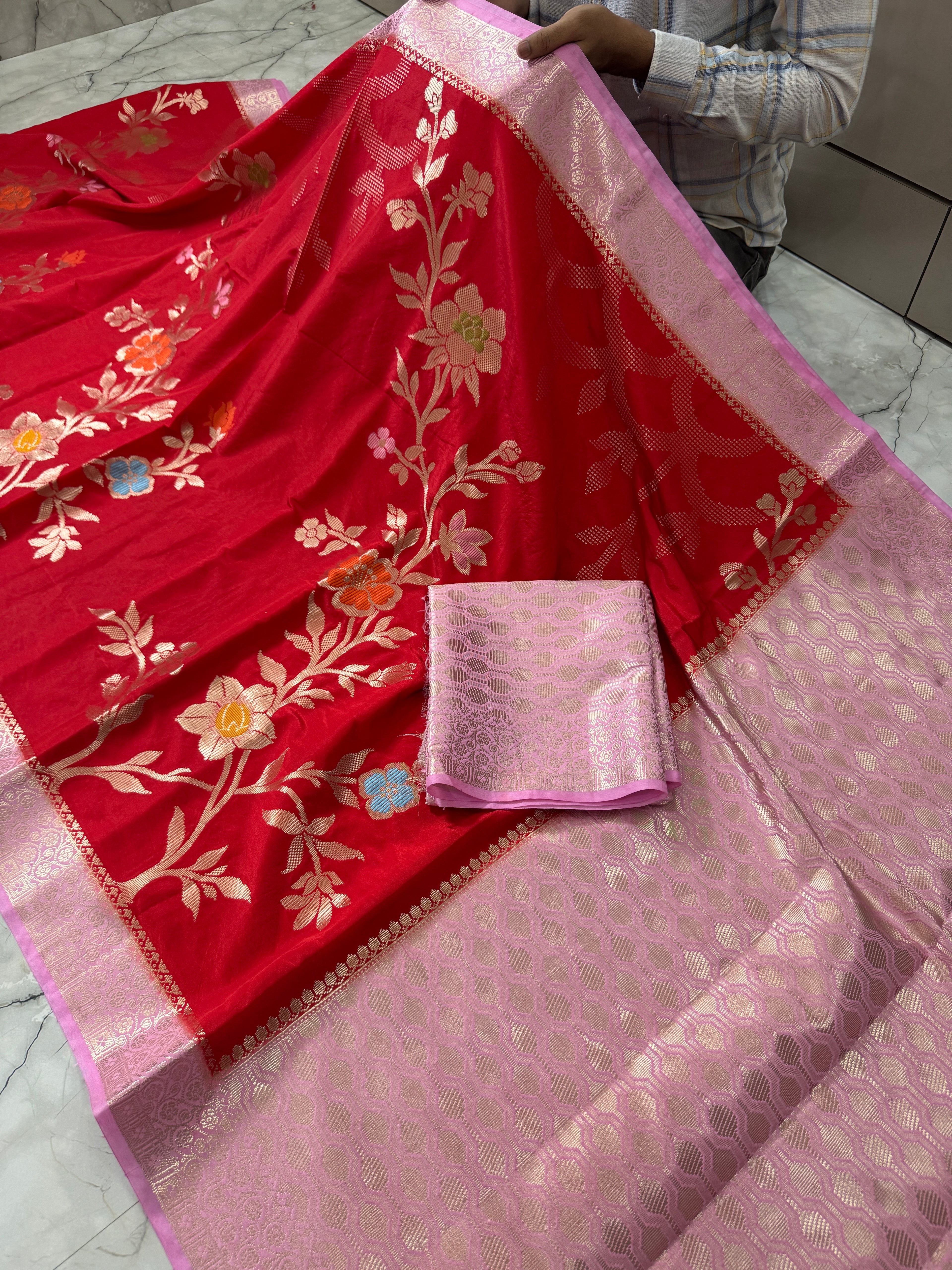 Semi katan silk saree with rich pallu & blouse Price