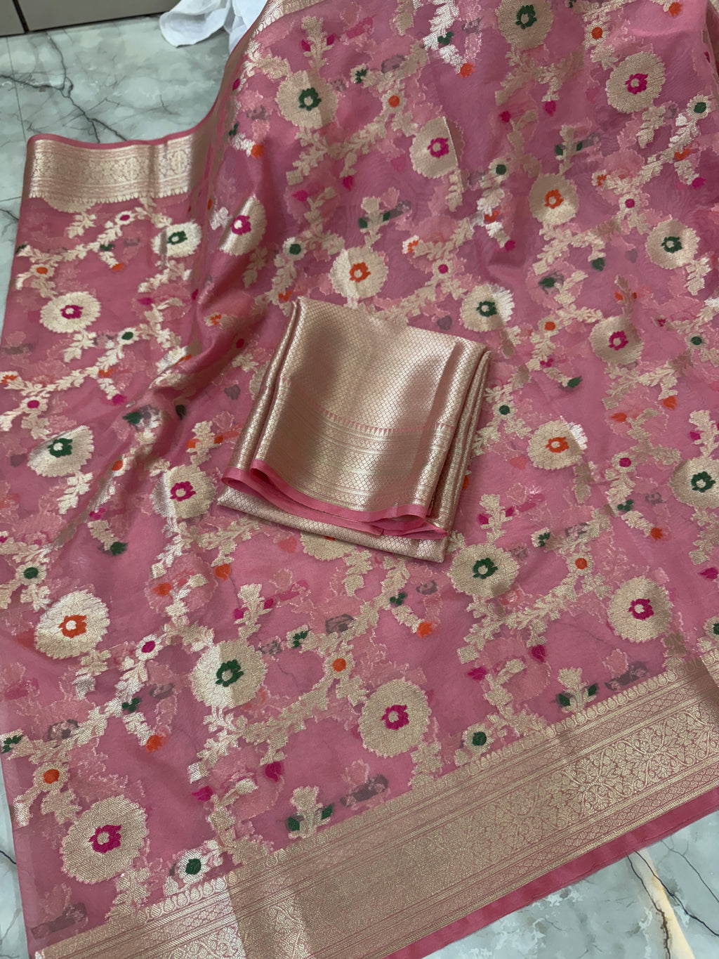 SOFT GEORGTTE SILK SAREE WITH RICH PALLU AND BLOUSE