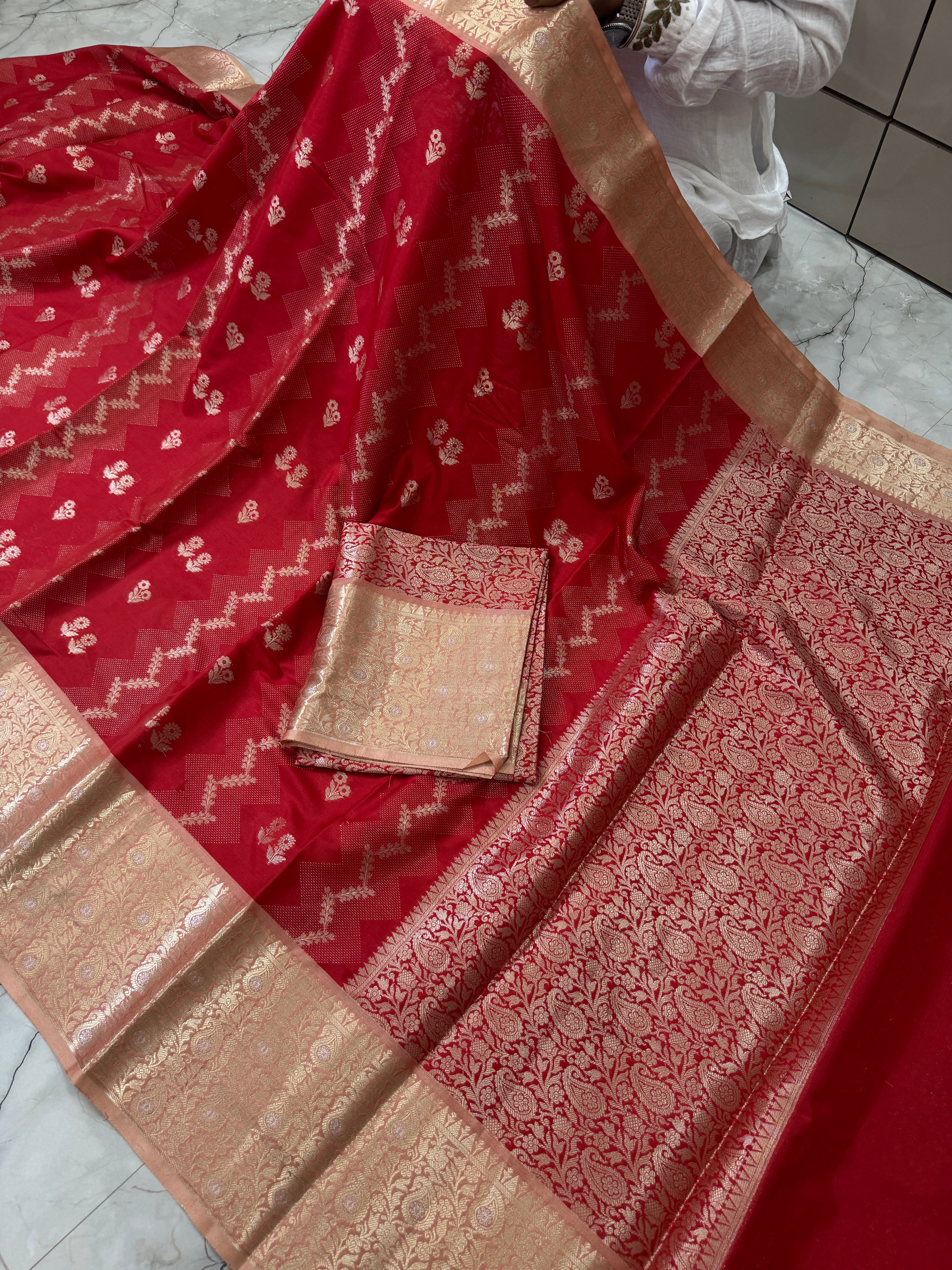 BANARASI SEMI KATAN SILK CHCK TISSU SAREE WITH RICH PALLU & BLOUSE