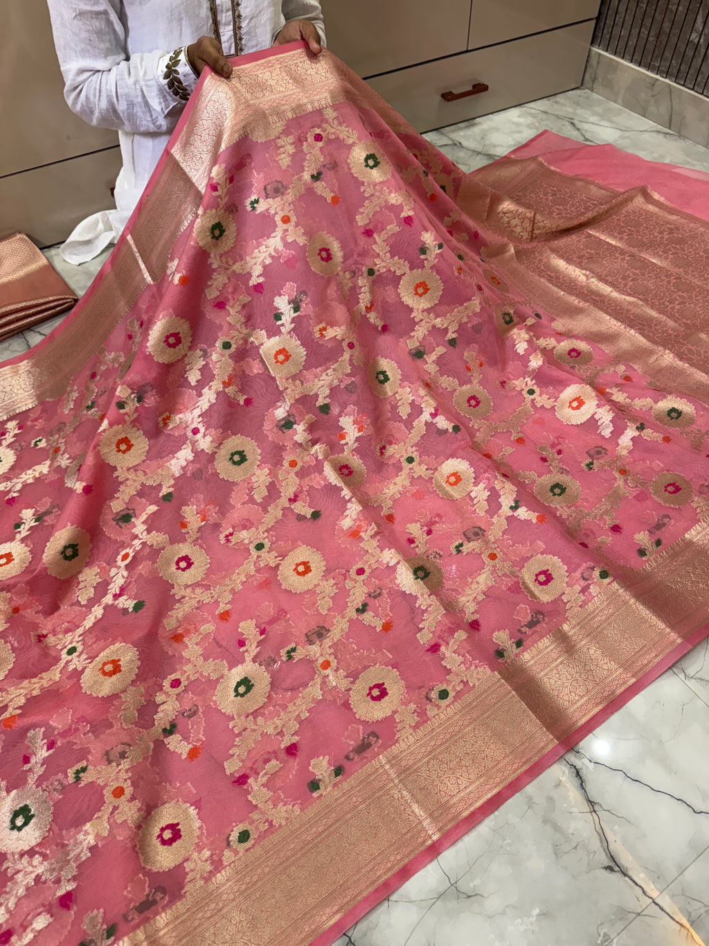 SOFT GEORGTTE SILK SAREE WITH RICH PALLU AND BLOUSE