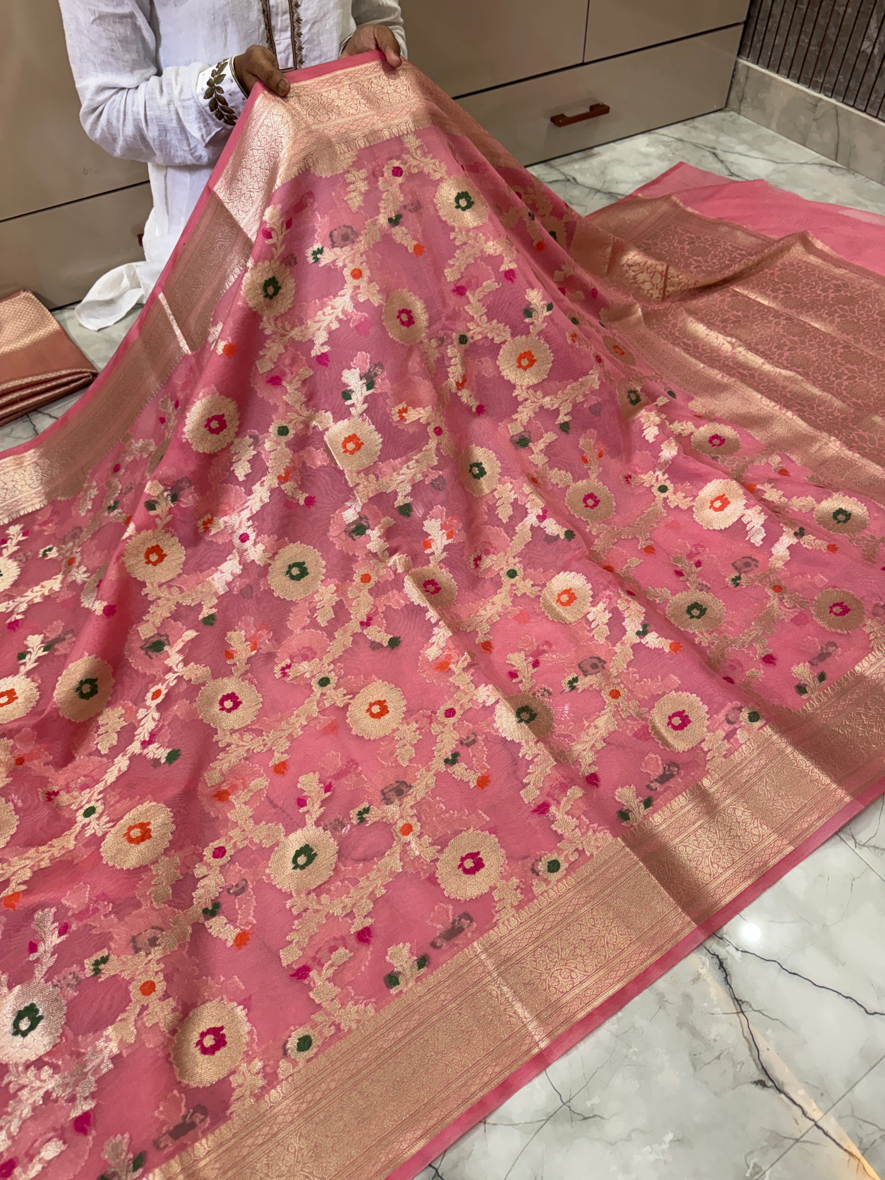 SOFT GEORGTTE SILK SAREE WITH RICH PALLU AND BLOUSE