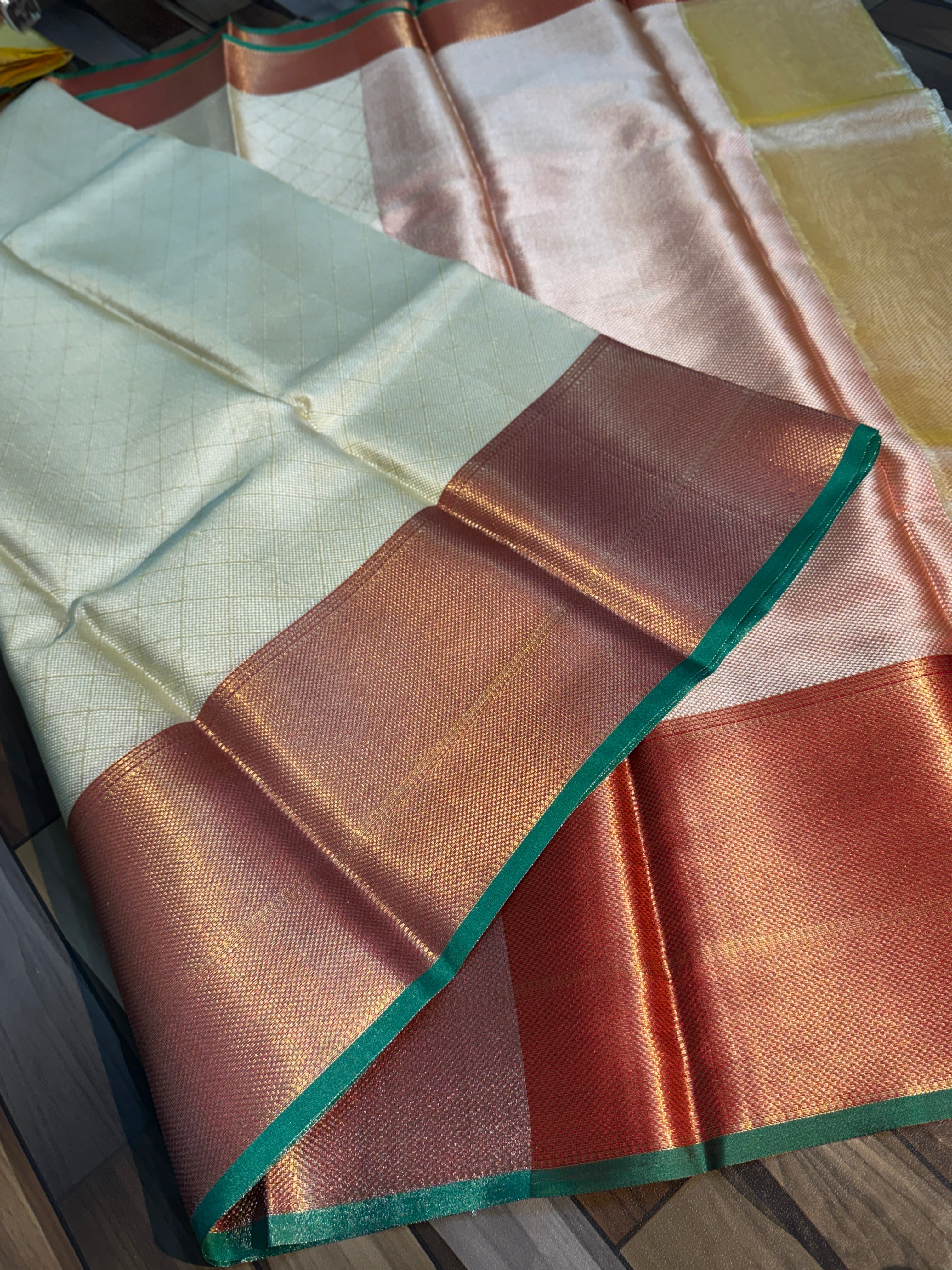 SOFT TISSU  SILK SAREE WITH RICH PALLU AND BLOUSE