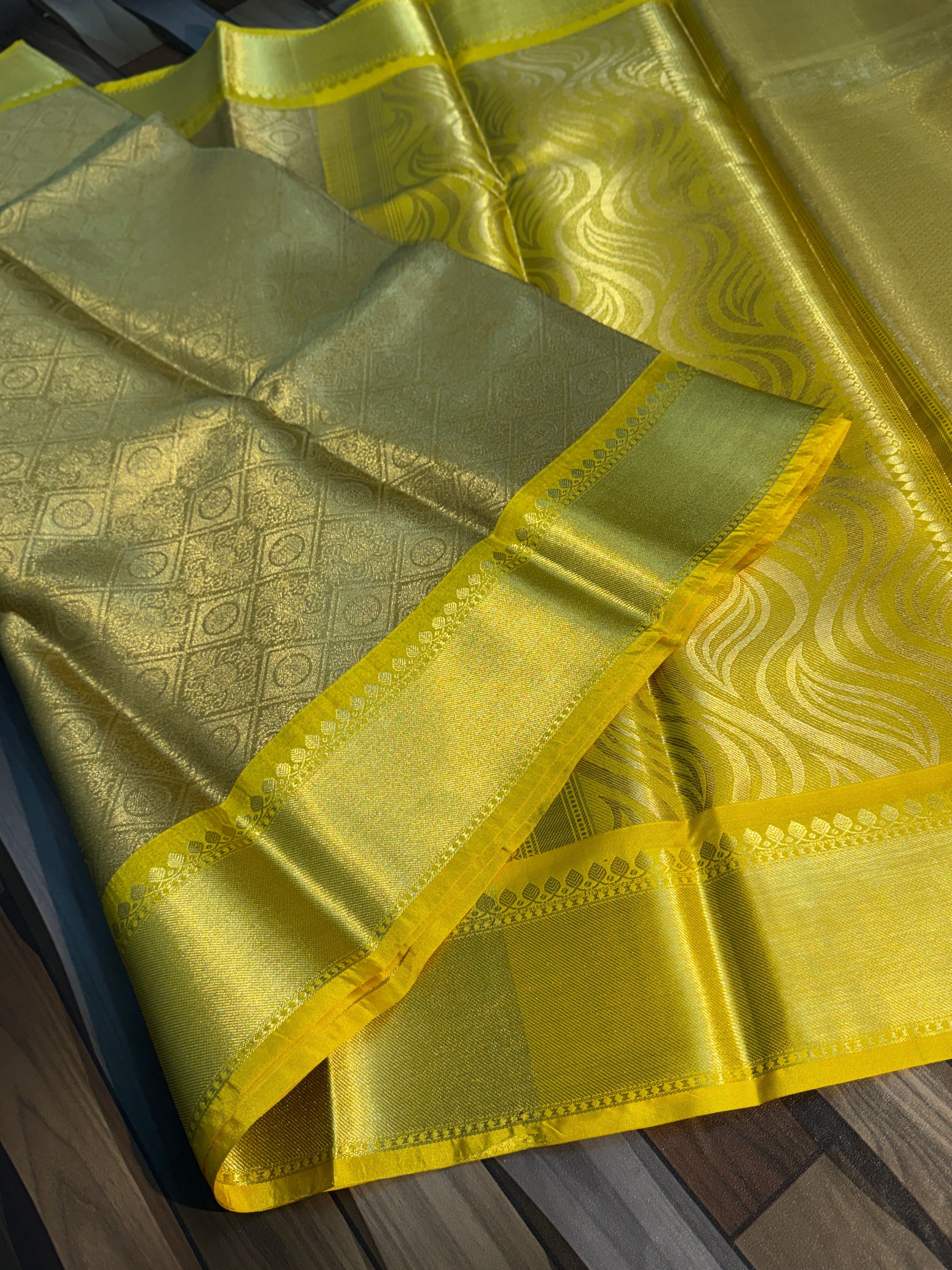 SOFT TISSU  SILK SAREE WITH RICH PALLU AND BLOUSE