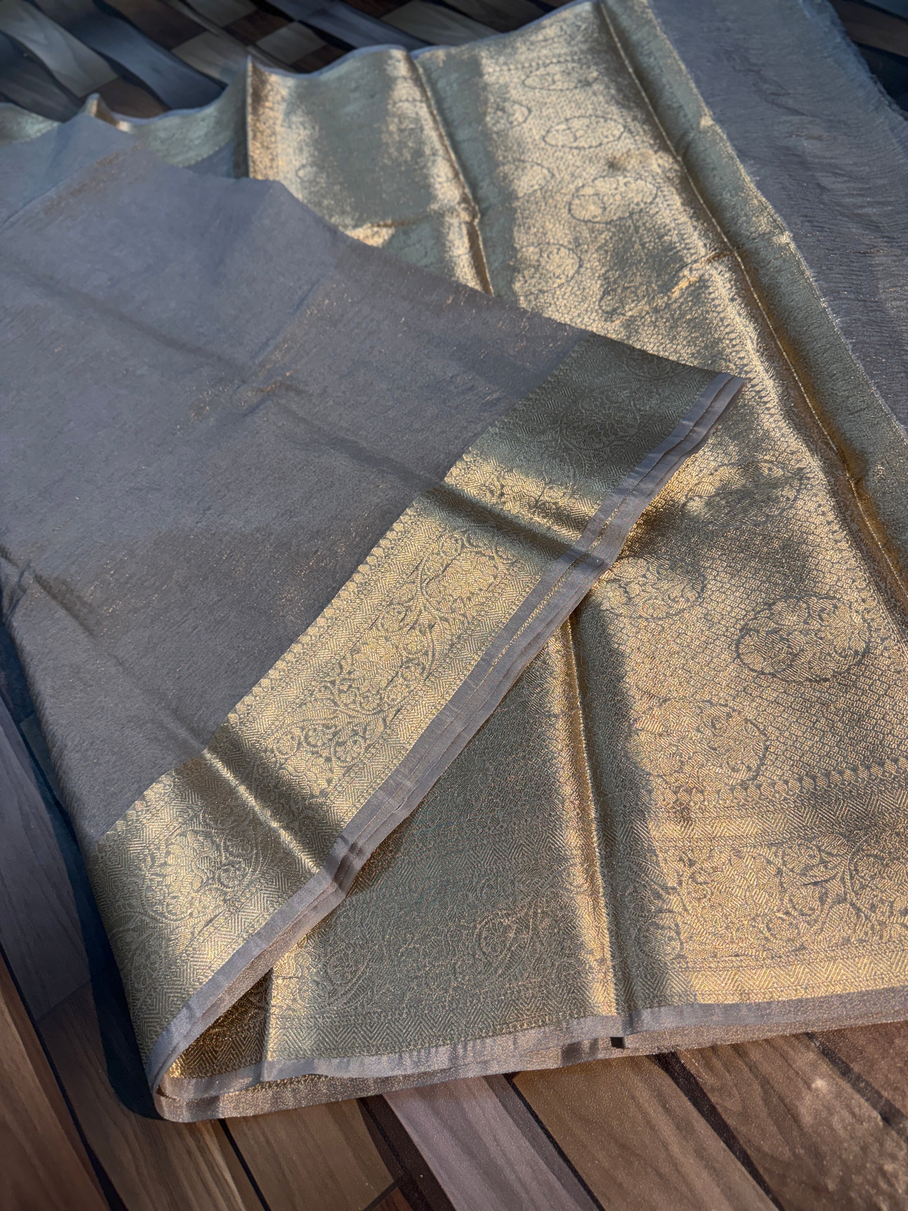 SOFT TISSU  SILK SAREE WITH RICH PALLU AND BLOUSE