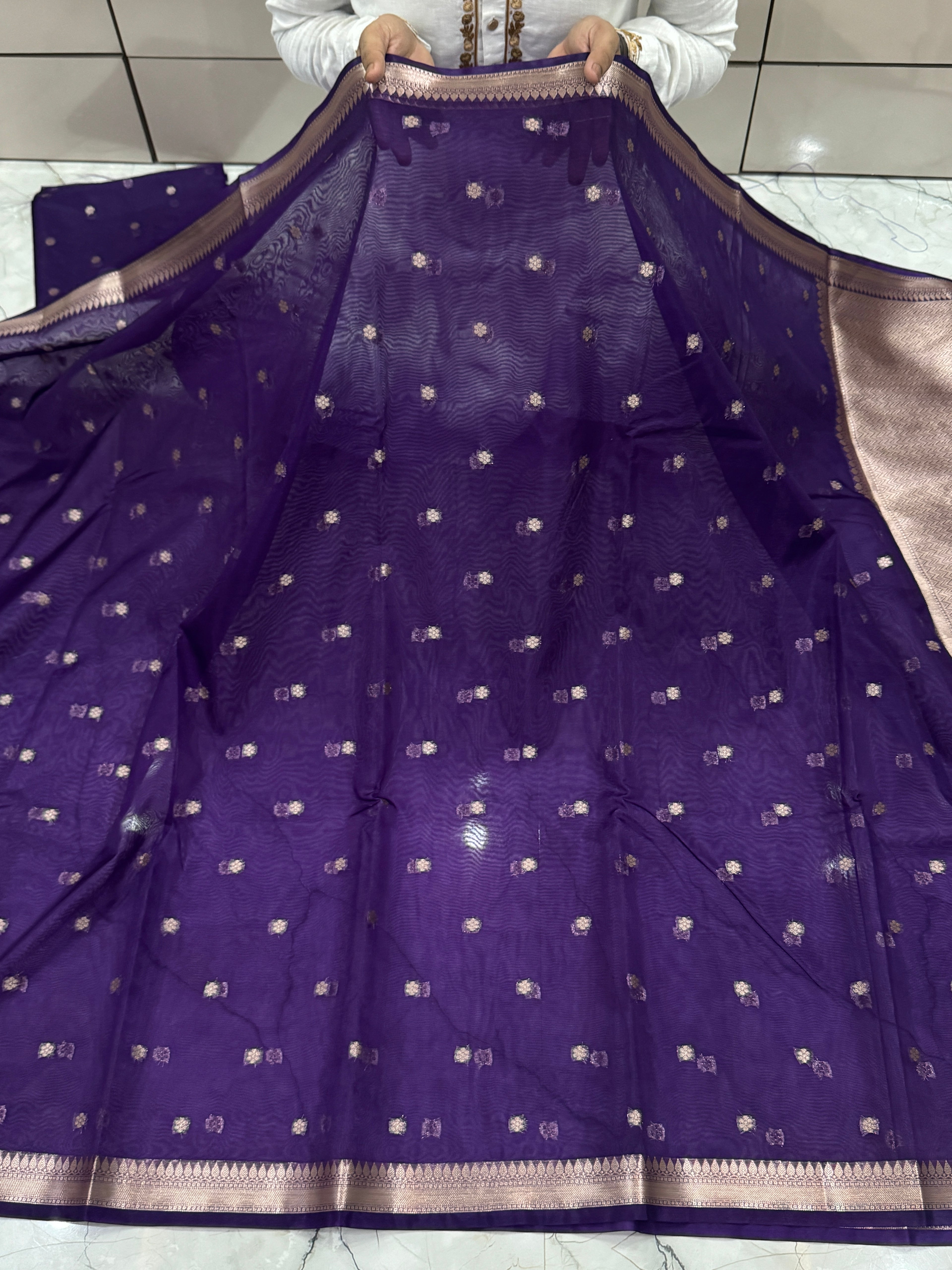 KORA ORGANZA STAR BOTI BANARASI SAREE