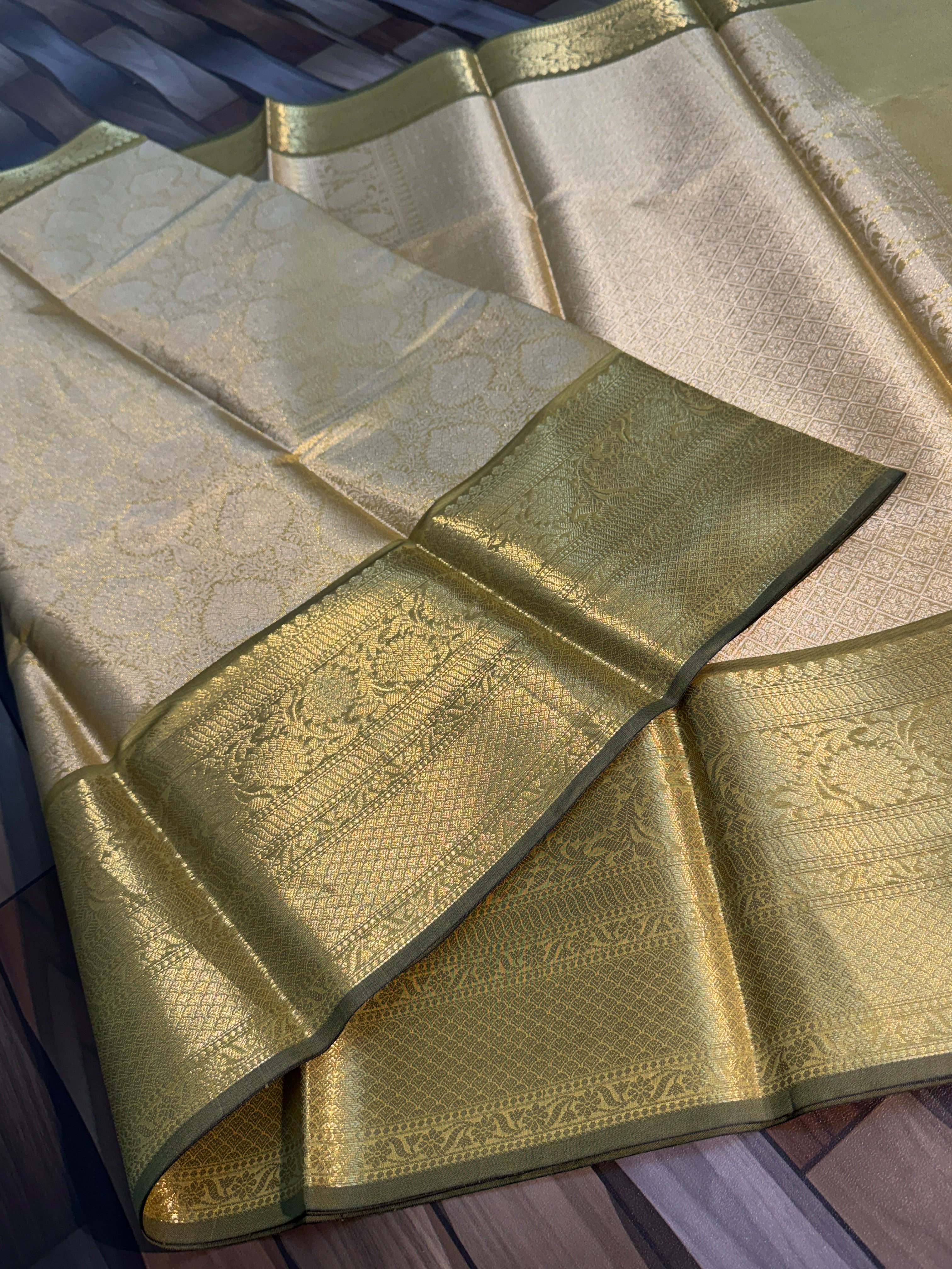 SOFT TISSU  SILK SAREE WITH RICH PALLU AND BLOUSE