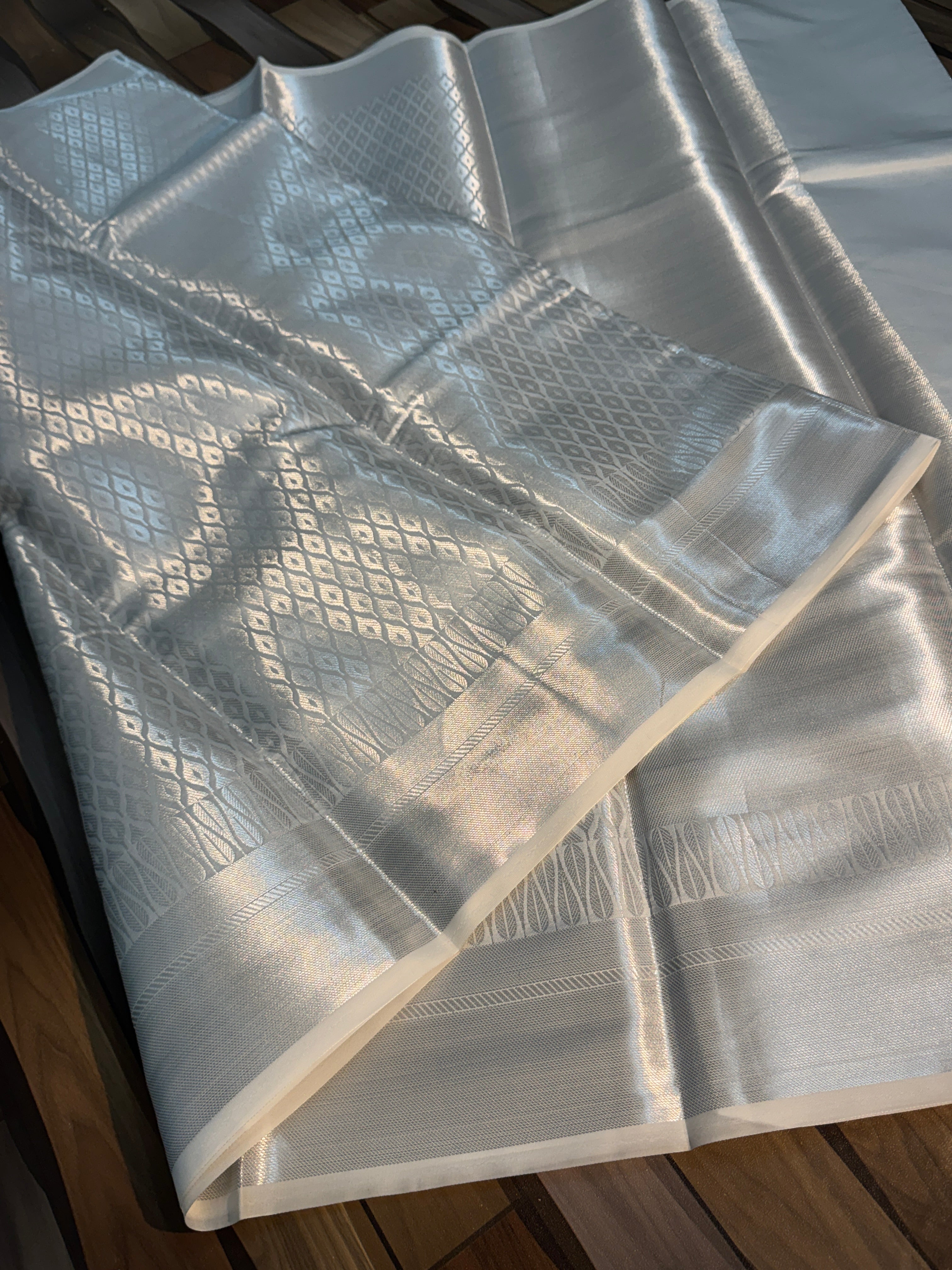 SOFT TISSU  SILK SAREE WITH RICH PALLU AND BLOUSE