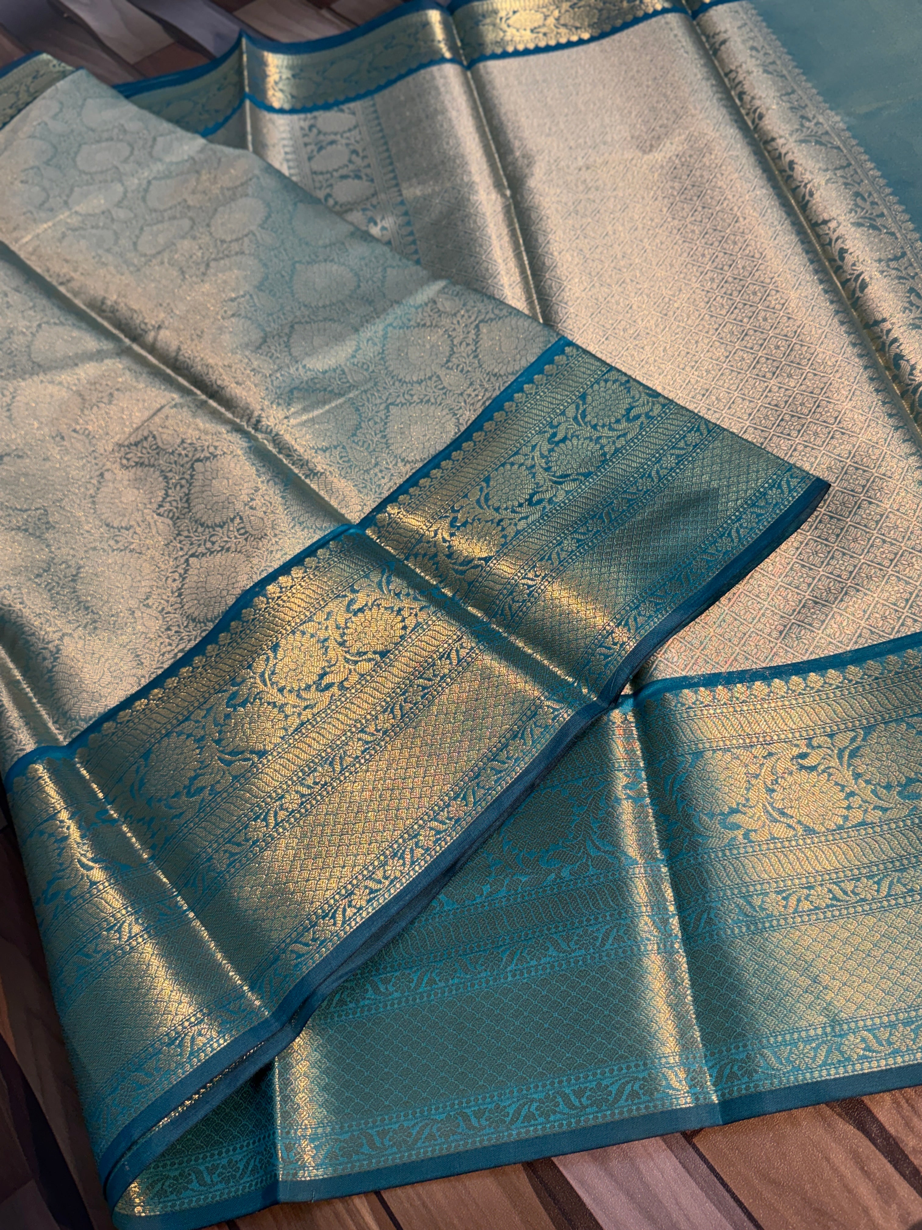 SOFT TISSU  SILK SAREE WITH RICH PALLU AND BLOUSE