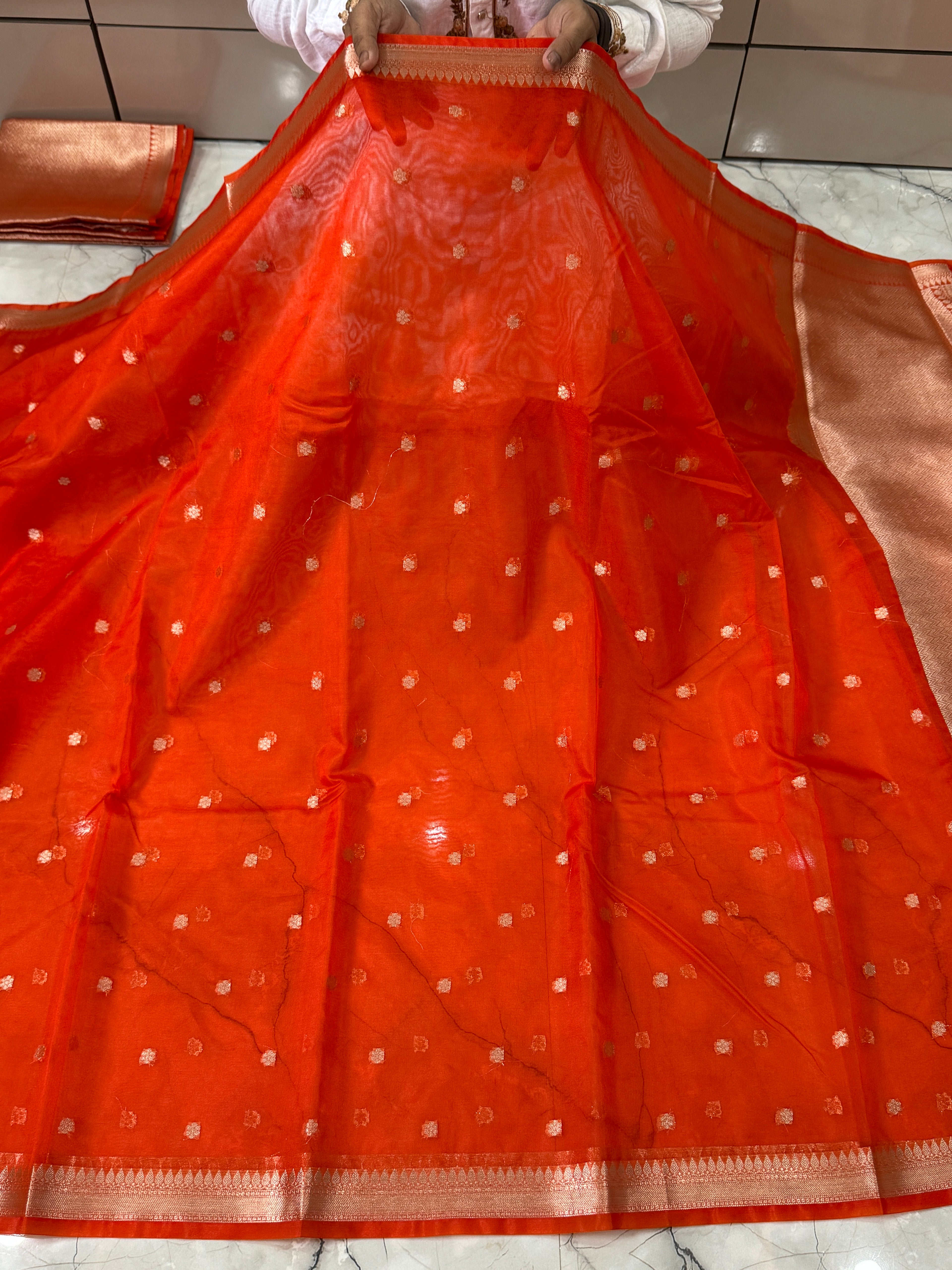 KORA ORGANZA STAR BOTI BANARASI SAREE