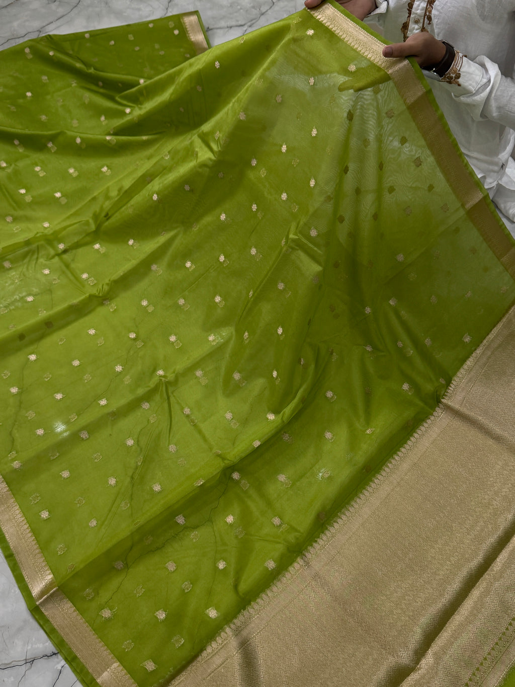 KORA ORGANZA STAR BOTI BANARASI SAREE