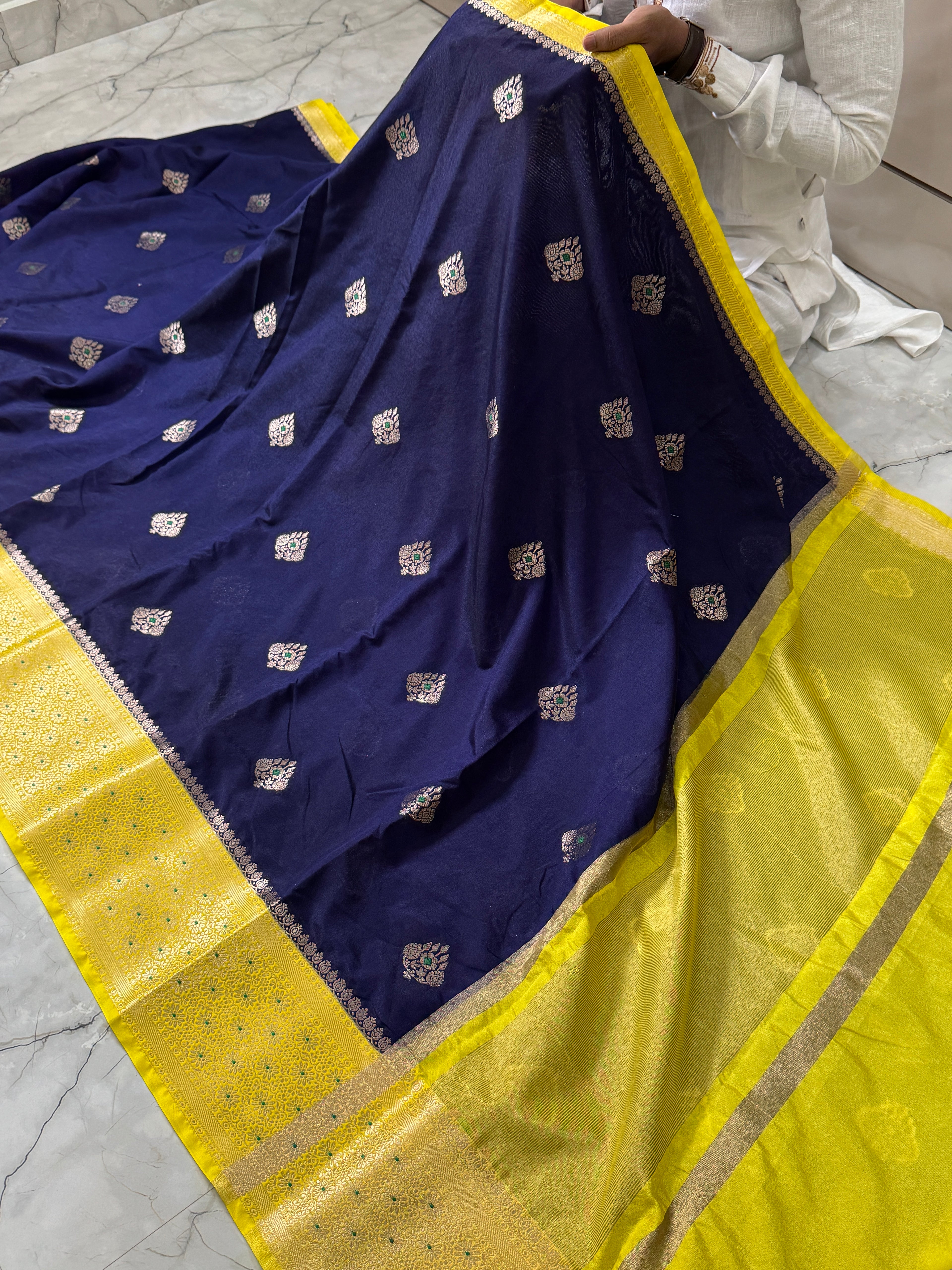 Semi Katan Silk Saree With Rich Pallu & Blouse