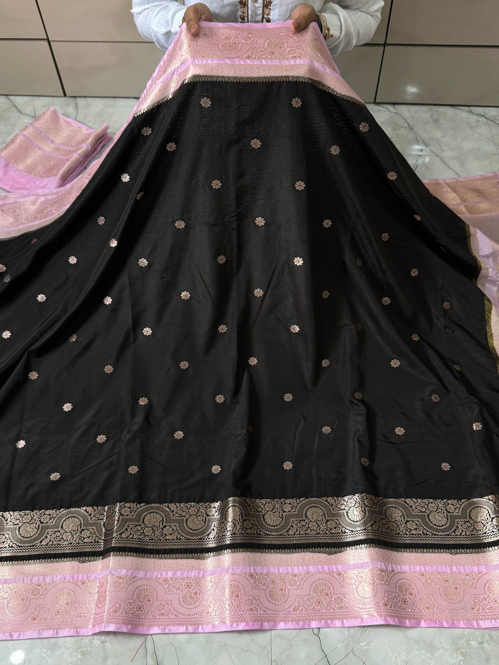 Semi Katan Silk Saree With Rich Pallu & Blouse