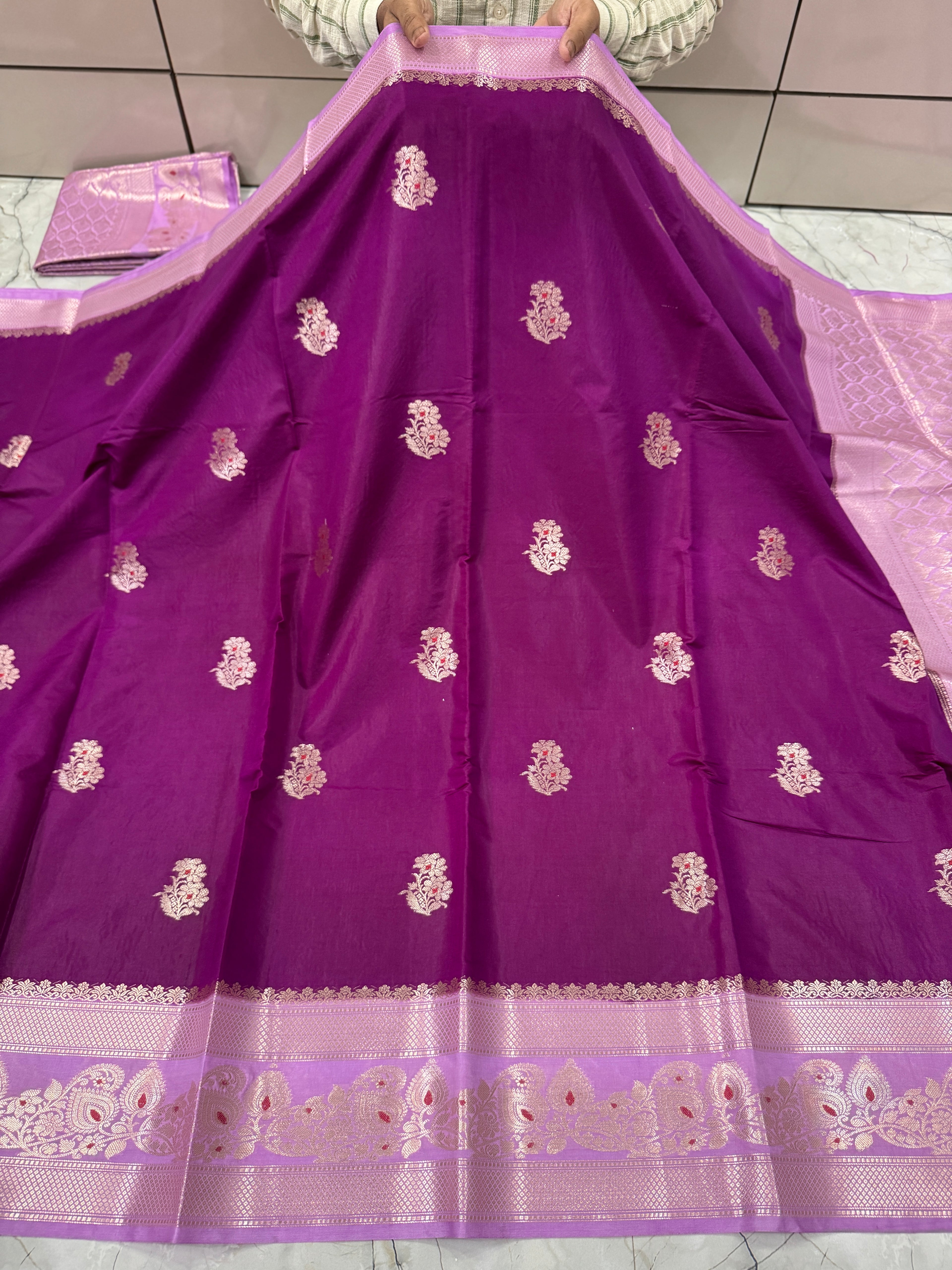 Semi  Katan  Buti Banarasi Saree