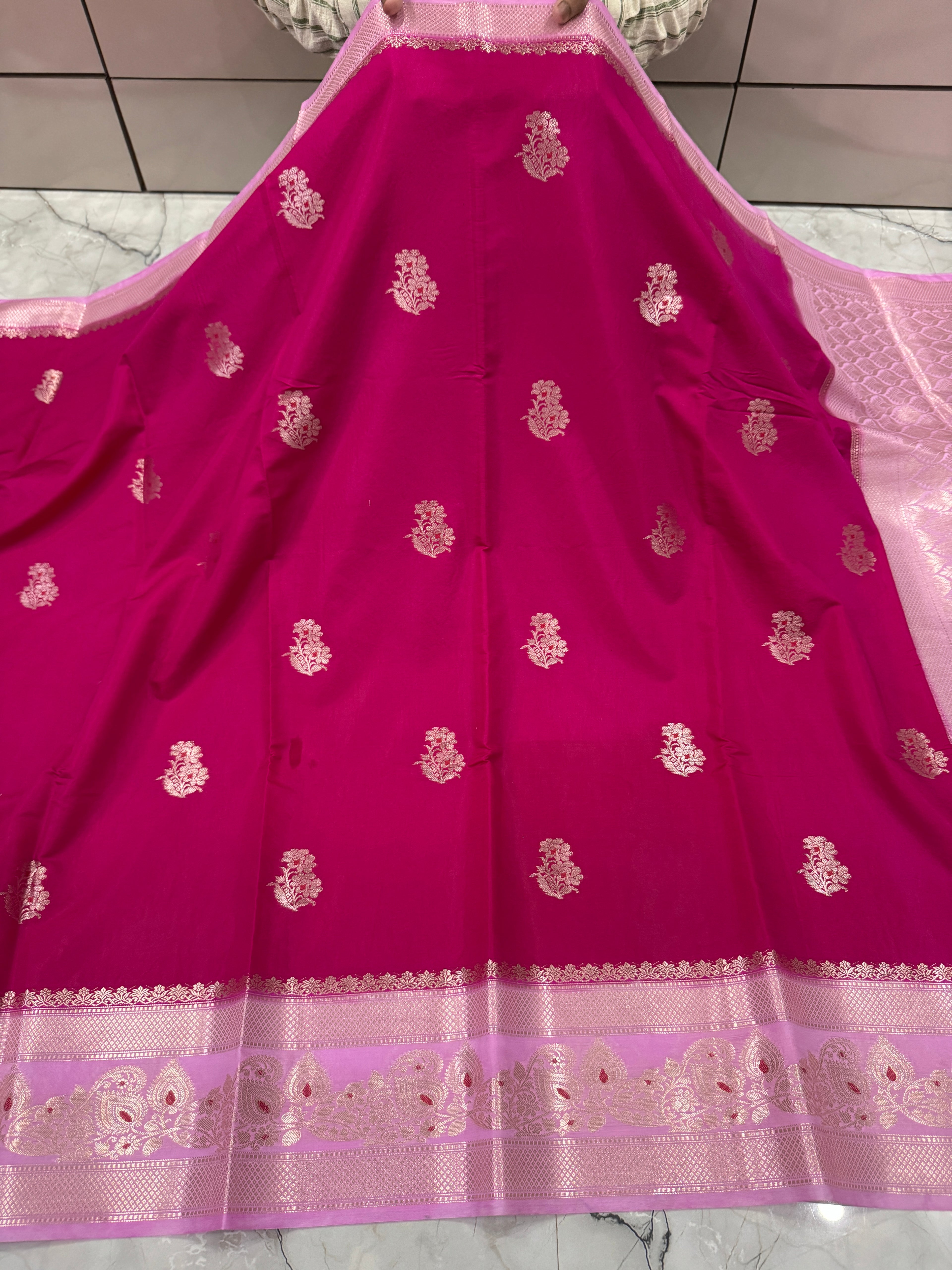 Semi  Katan  Buti Banarasi Saree