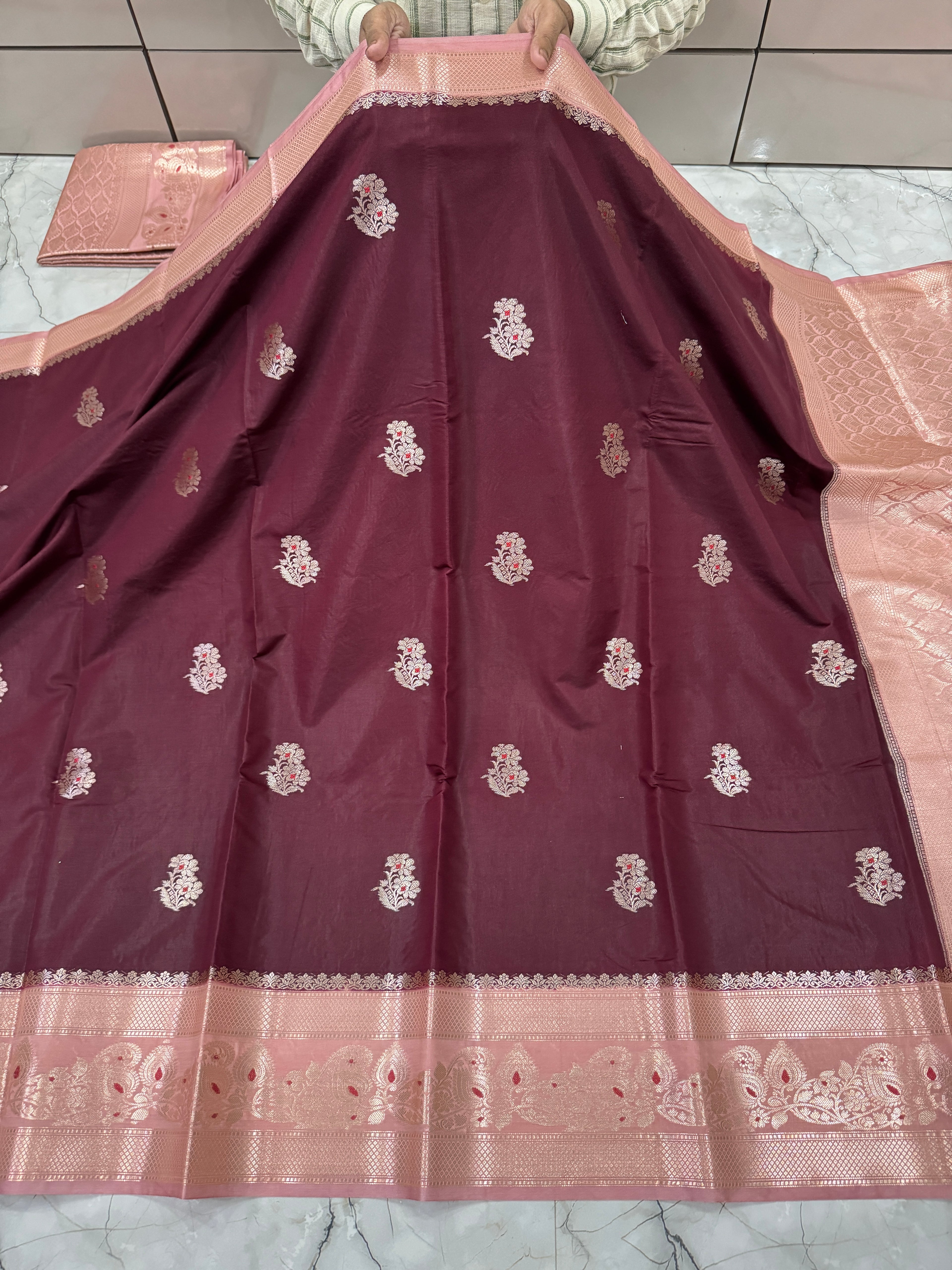 Semi  Katan  Buti Banarasi Saree
